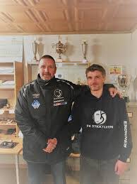 I morgen kommer FK Sykkylven’s hærfører Helge Halvorsen på besøk igjen. Fyr løs med spørsmål 👍🏻