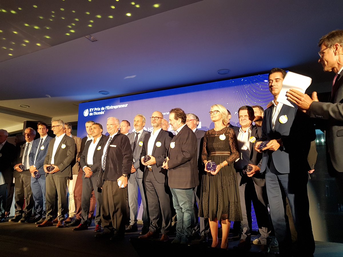 Ensemble des nominés en lice au prix Entrepreneur de l'année #EOYFR AURA 2019 <a href="/EYFrance/">EY France</a>