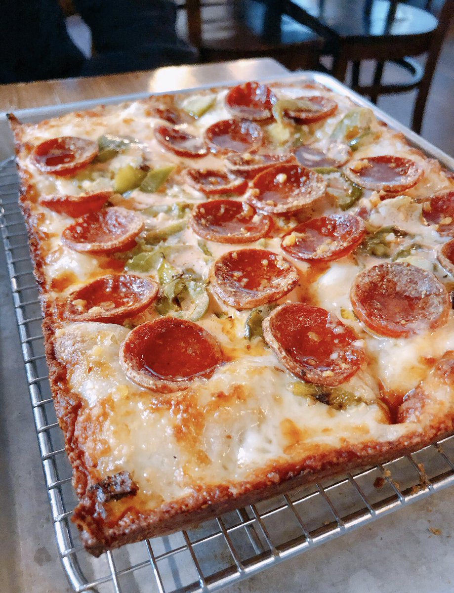 sophieflayabc's tweet image. THIS THURSDAY: Our season finale of #TheFlayList is a little CHEESY🧀🍕! This show was so special, we’re so happy you were able to join us at some of our favorites in NYC! Don’t forget to tune in this Thursday but this time- at 11:00PM on @FoodNetwork! 🍕🍕🍕