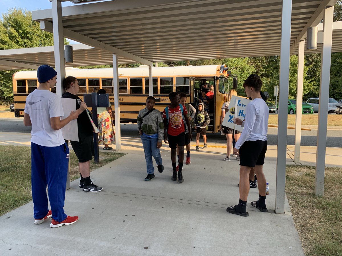 HcpsBrookland's tweet photo. Thank you to the members of the Glen Allen Jaguars football team that came out to welcome our Cubs back this Monday! #LearningIsCommunitySupported @GlenAllenHS https://t.co/VVN8UthHK9