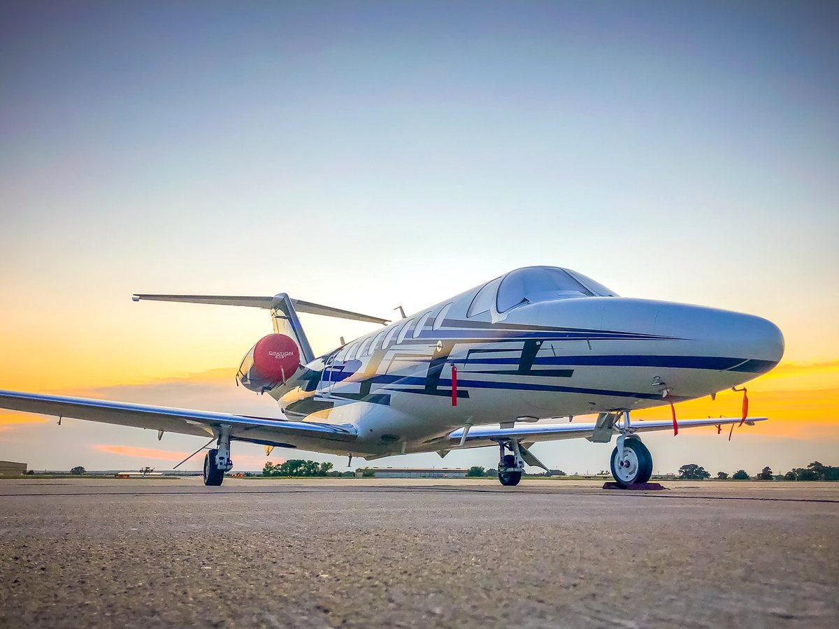 FlyHays's tweet image. This Cessna Citation CJ3 represents one of many private jets that stop in Hays on a daily basis! Photo courtesy of Treyton Gerard of Hays Aircraft. #FlyHays #sunrise