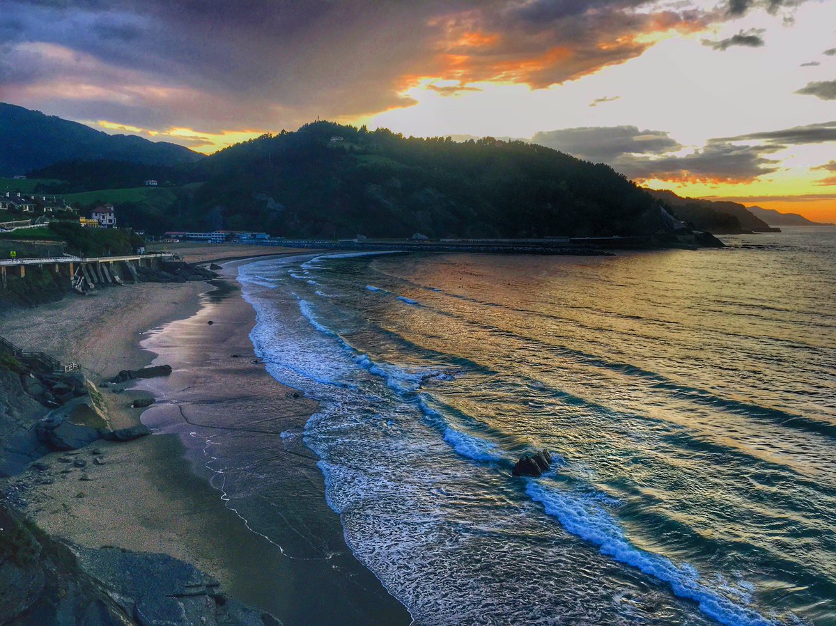 Uda joan eta Udazkenaren koloreen aniztasuna jada dastatzen has gaitezke @GeoparqueLBB @Deba_barrena <a href="/Infodebabarrena/">Debabarrena</a> <a href="/flysh/">visi fly</a> @gipuzkoa <a href="/EUBasqueCountry/">EuskadiBasqueCountry</a>