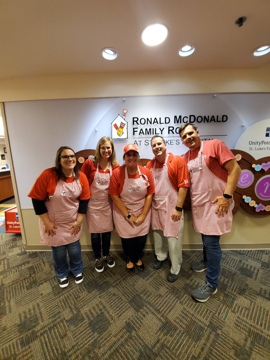 Making and serving spaghetti for all the moms and families staying at Ronald McDonald House tonight! #T1771Volunteers