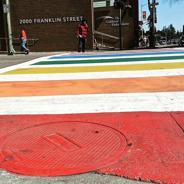 Momentumsteam's tweet photo. Love it when meetings take us to the Bay! Building strategy &amp; partners for equity in education today! 👊🏼 #hustleforgood #edquity #continiousimprovement #marketing #calendow #paintpride #cdefoundation #caschooldashboard https://t.co/VOSsWz58Bv https://t.co/sGvn9siik1