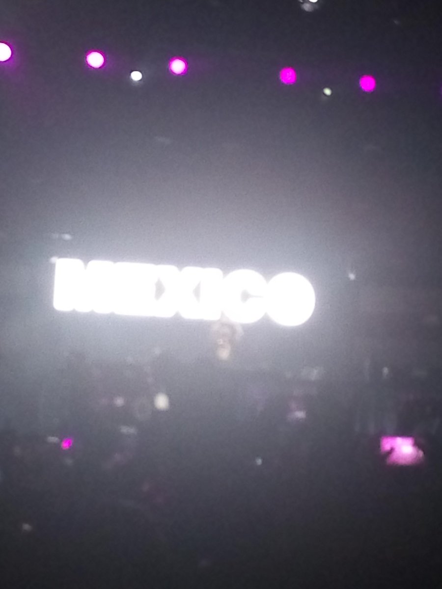b_jhorel's tweet image. #AStateOfTranceMexico🇲🇽🎧 
Viendo al majestuoso .....
#ArminVanBuuren🎧