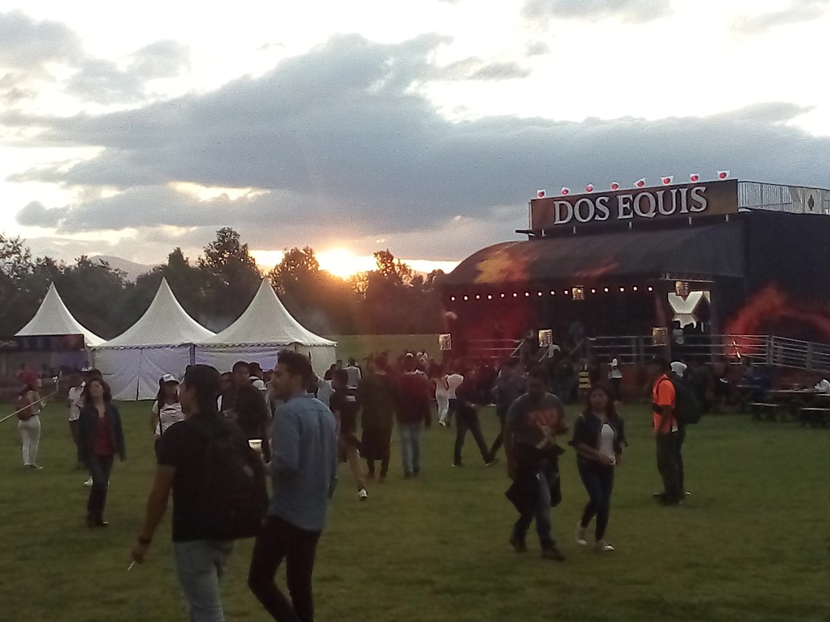 b_jhorel's tweet image. #AStateOfTranceMexico🇲🇽🎧 
#atardecer✌️😎
#FelizInicioDeSemana