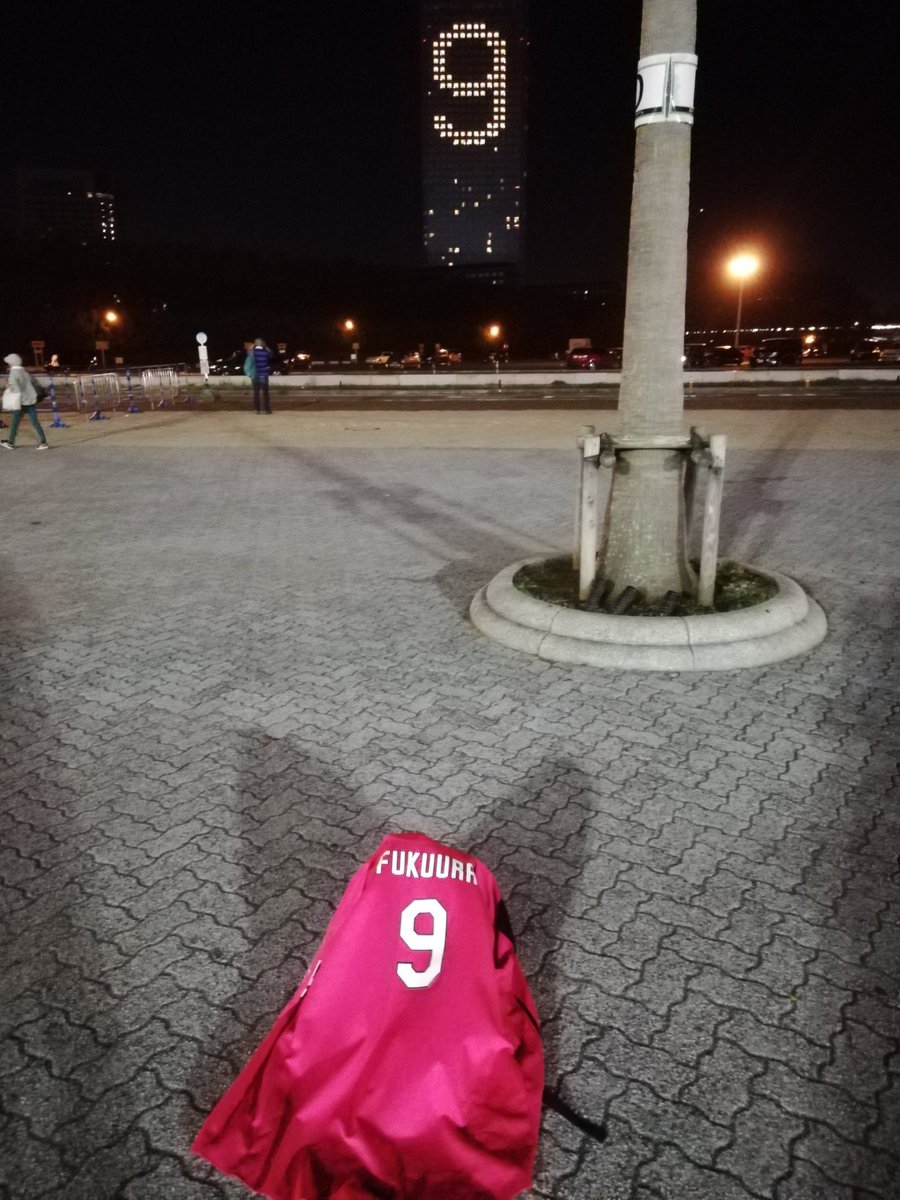 gggotou510's tweet photo. 確かにヒットは出なかったけど4打席すべてバットに当てたところはさすが『幕張の安打製造機』だなと思いました😢
それから最後のファインプレーした後の野球少年のような笑顔☺️
やっと実感が沸いてきて引退したんだなとしみじみと感じます😭
俺たちの誇り!
そして千葉の誇り!!
福浦
#THAN9
#福浦和也 https://t.co/7HPtHrnHWQ