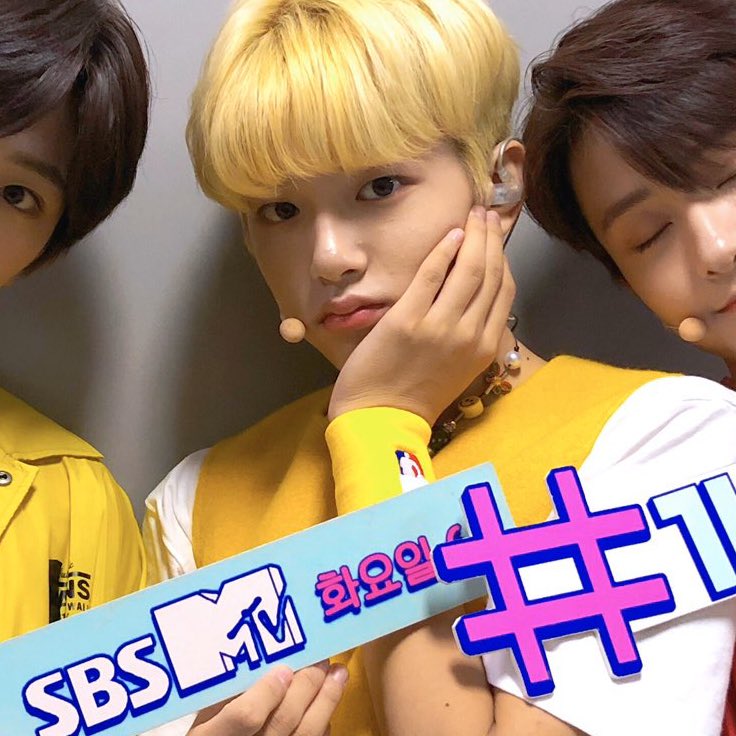2004O9I3's tweet photo. 오늘 울 아기 병아리네🐥💞 https://t.co/h6Dezm9hBt
