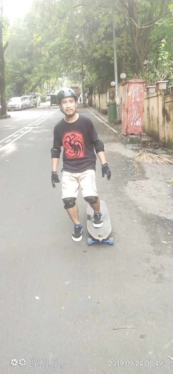firozeshakir's tweet photo. Kabah Maimoh independent artist from #Imphal #Manipur.
I met him during the episode of #GambhirSingh
Today I met him at #KaneRoad
#Bandra https://t.co/gJrdLnJiNS