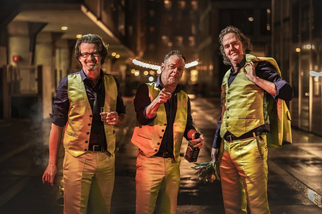 Na 2.893 optredens, 28 dansjes, 156 persiflages, 1 vuurspuwnummer, 43.056 keelsnoepjes, 5 x Lowlands en 633 pizza’s (Calzone) is het voor Enge Buren mooi geweest! 

VR 11 OKT Enge Buren | BASTA! 

👉  theaterdefranscheschool.nl/enge-buren

<a href="/EngeBuren/">EngeBuren</a> #Culemborg #eropuit