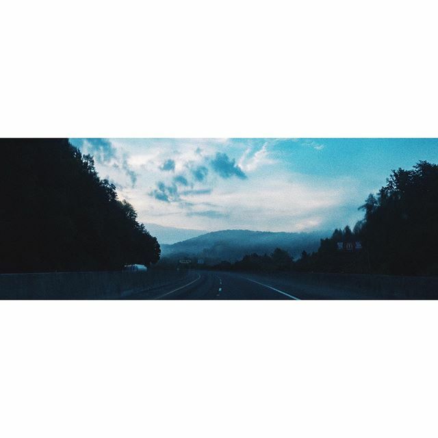 smokingcanon's tweet photo. Far over, the misty mountains cold... https://t.co/Hq87tMJUbk https://t.co/rVIdaBU22F