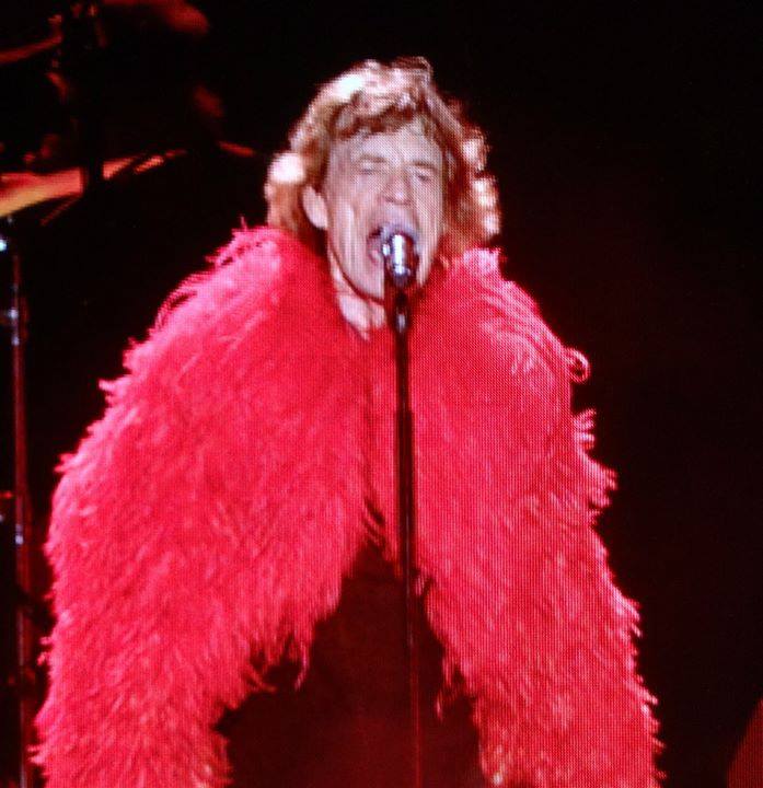 CAMontgomery1's tweet photo. @denajag @MickJagger @LaurieS24588008 @Jumping_Jack_ @RealTweeterCluB @HIROYUKEITH2 @SelenePhoenix @cheeseshoptom @SisterMorfine @HonkyTonkCats Okay Ms Dena. Best I took of band at Petco Park 05/24/15...still looking for photos of Ronnie!! Mick was still wearing that FABULOUS cape designed for him by L'Wren. #ZipCode 92101 #RollingStones #StonesSD https://t.co/C43Ln20Fkj