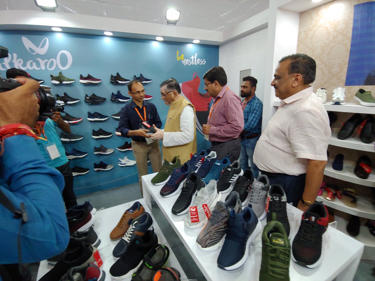 WalkarooIN's tweet photo. The opening day was great as Honb'le Minister of @LabourMinistry- Govt of India, Sh. @santoshgangwar visited Walkaroo & VKC at India International Footwear Fair 2019 along with many wonderful people who came by.
#Walkaroo #BeRestless #IIFF #IIFF2019 #IIFFDelhi #WALKAROOxIIFF https://t.co/JRN0LcY8qB