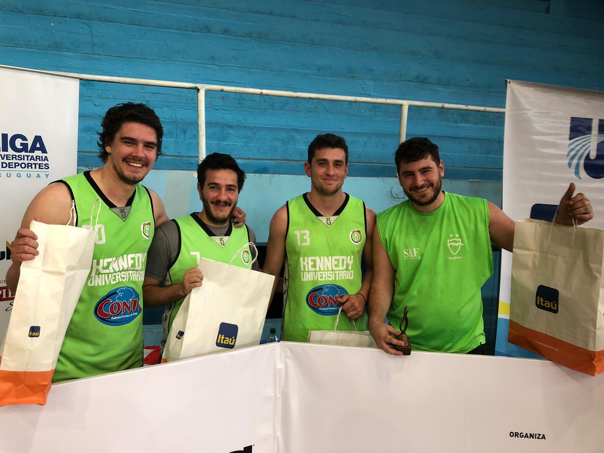LUD_Oficial's tweet photo. #Básquetbol | En el masculino, Crandon se quedó con el campeonato🥇 y Kennedy con la medalla de plata🥈 https://t.co/ITns1Lnr68