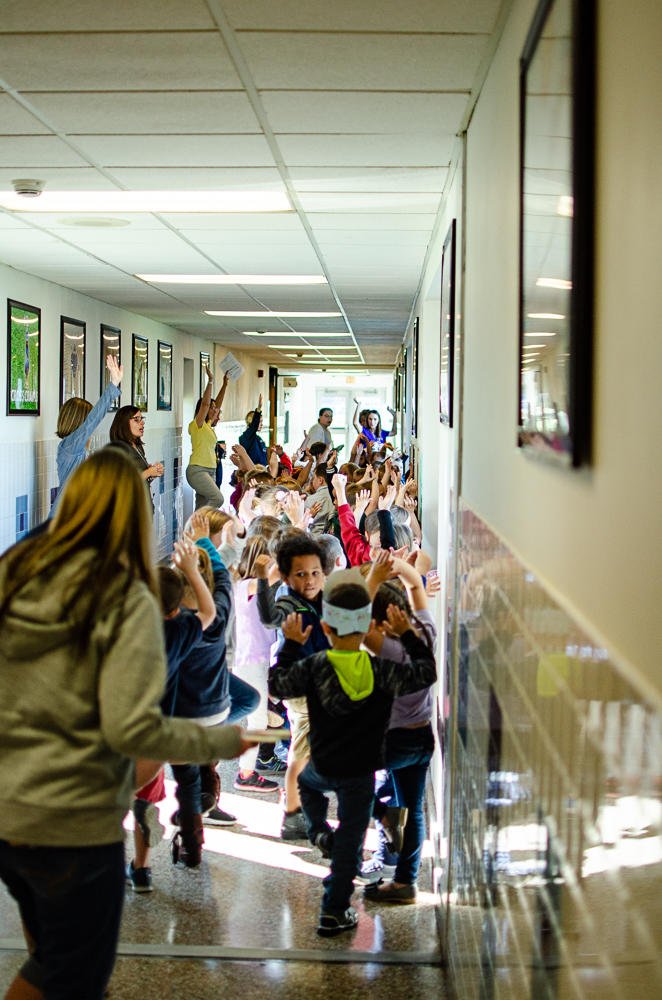 BrasherFallsCSD's tweet photo. This year the elementary school has a new sensory hallway. A committee of school based volunteers worked on the elements to bring together a great experience for students. 

Check out this video created by our Elementary Principal: 
https://t.co/kXcKDhNbxS https://t.co/Ob5taluEtt
