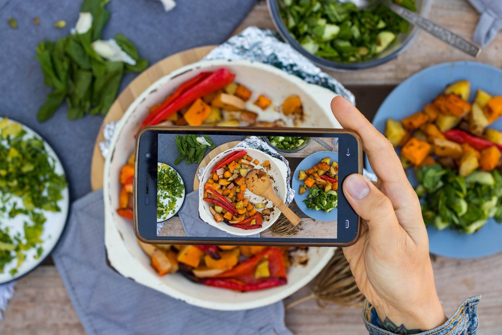 PinkRibbn's tweet photo. CONTEST: 🍓 Commit to eating more fruits & veg to have an advantage in the fight against breast cancer! Win up to $500 to @pricechopper, Market 32, or @harristeeter by tagging @pinkribbonproduce in your healthy eats photos & hashtagging #PowerUpYourPlate. https://t.co/lqF5S8JV7g https://t.co/vkkE8ikEj8