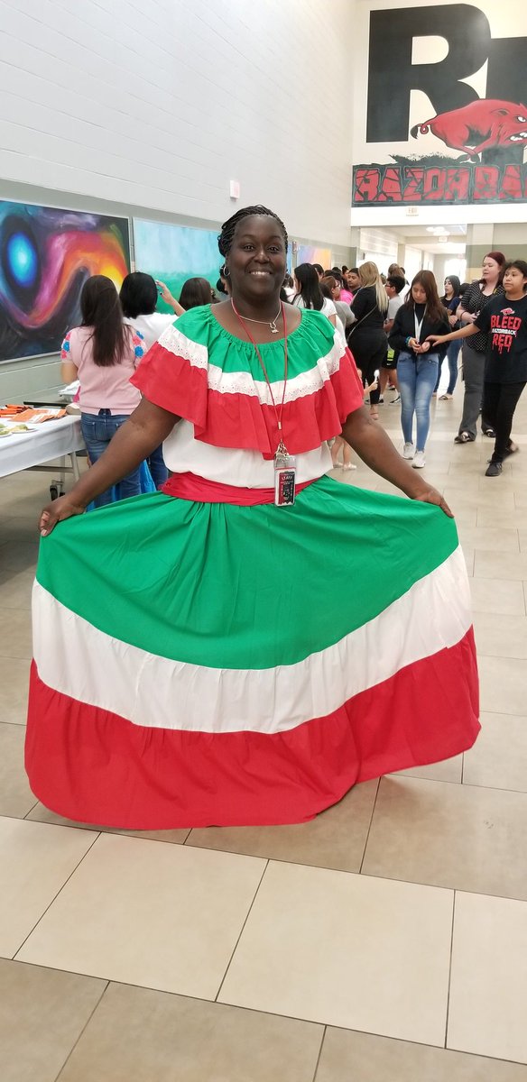 usmcgomez's tweet image. @RodeoPalms is celebrating their International Night with their students and families. What a great turn out, and the food is AH-MAZING! @AlvinISD_ELL @AlvinISD #myalvinisd