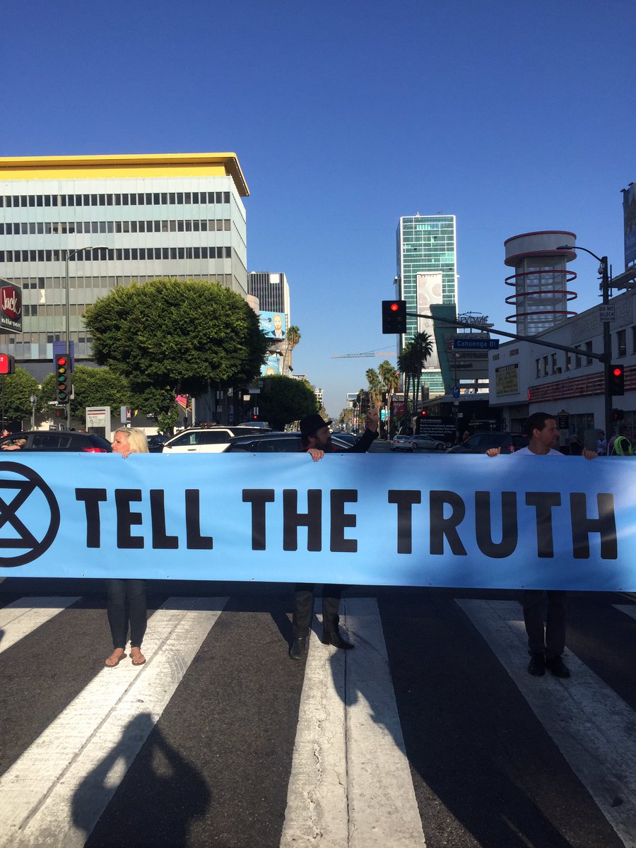 MattRuscigno's tweet image. I know the climate change protest is bigger than this but man is it great to have no cars on Sunset Blvd right now! #microandmacro