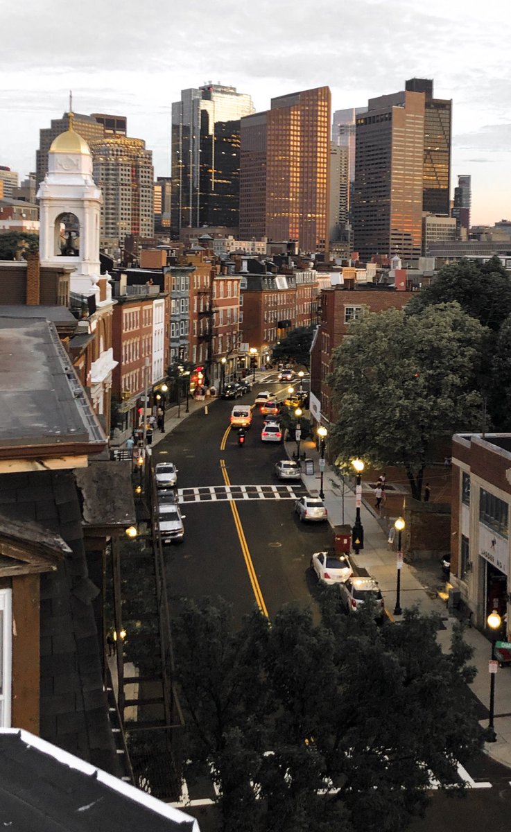 ExplorerPhotos's tweet image. Golden Hour. Boston, MA.