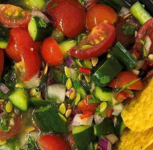 EnzedExotics's tweet image. Our signature dish has a habit of making people fall a little bit in love with Kiwano. 🥰 Recipe: 👉enzedexotics.com/kiwano-recipes…