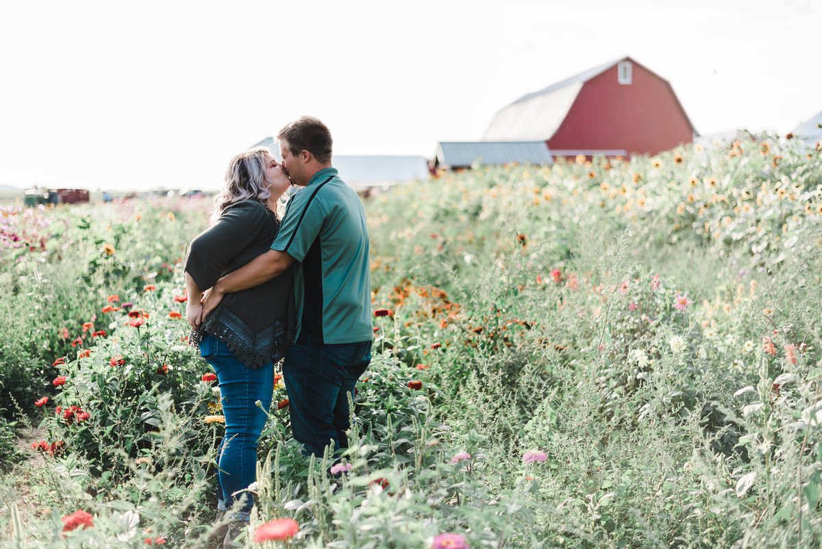 chelseyrichy22's tweet photo. Thank you for fall-ing into my life. Stay Boo-tiful. β€ππππ»π
Pictures courtesy of @candid.by.cait <---- she's amazing!! Check out her Instagram page!
#fallinlove #staybootiful #autumnlove #fallpictures #forevermine #heshandsome #gustbrothers https://t.co/LjzTJa7YTn