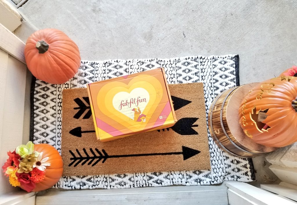 AneeMuja's tweet photo. #fabfitfunaffiliate HAPPY 1ST DAY OF #FALL guys! 👀 what @FabFitFun left at my door! #Ek U NEED one, its filled w/tons of goodies! Go here https://t.co/1y3nR7W2wk & get $10 off ur 1st box w/code #PumpkinSpice U don't want to miss out! #FFF #FABFITFUN #Subscription #SeasonalBox https://t.co/w3boqSmFCe
