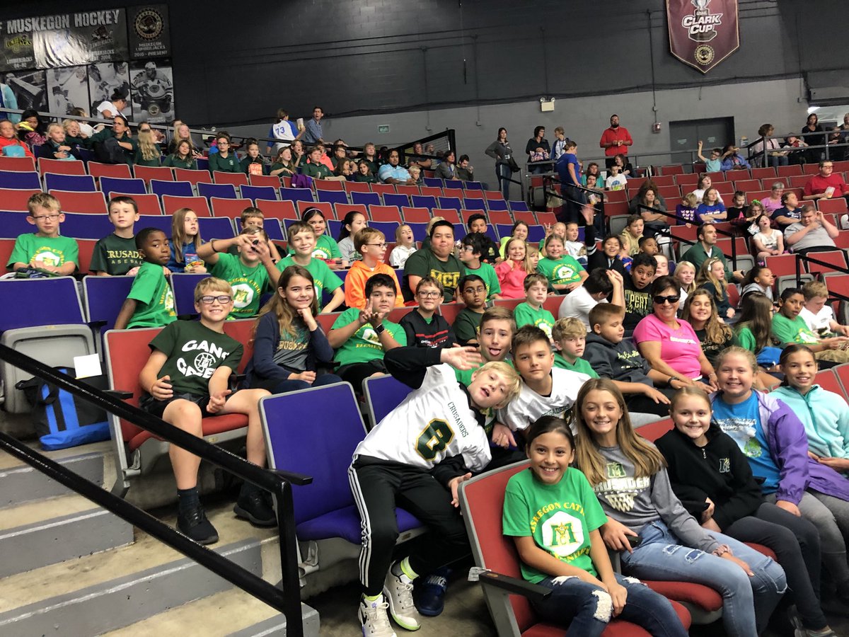 BrainardMJohn's tweet photo. Thank you to K of C #706 for providing the funding for the bus and tickets for last Friday’s Lumberjacks hockey game!
#KofC 
#Lumberjacks
#Crusaders https://t.co/RCTRnvHY3L