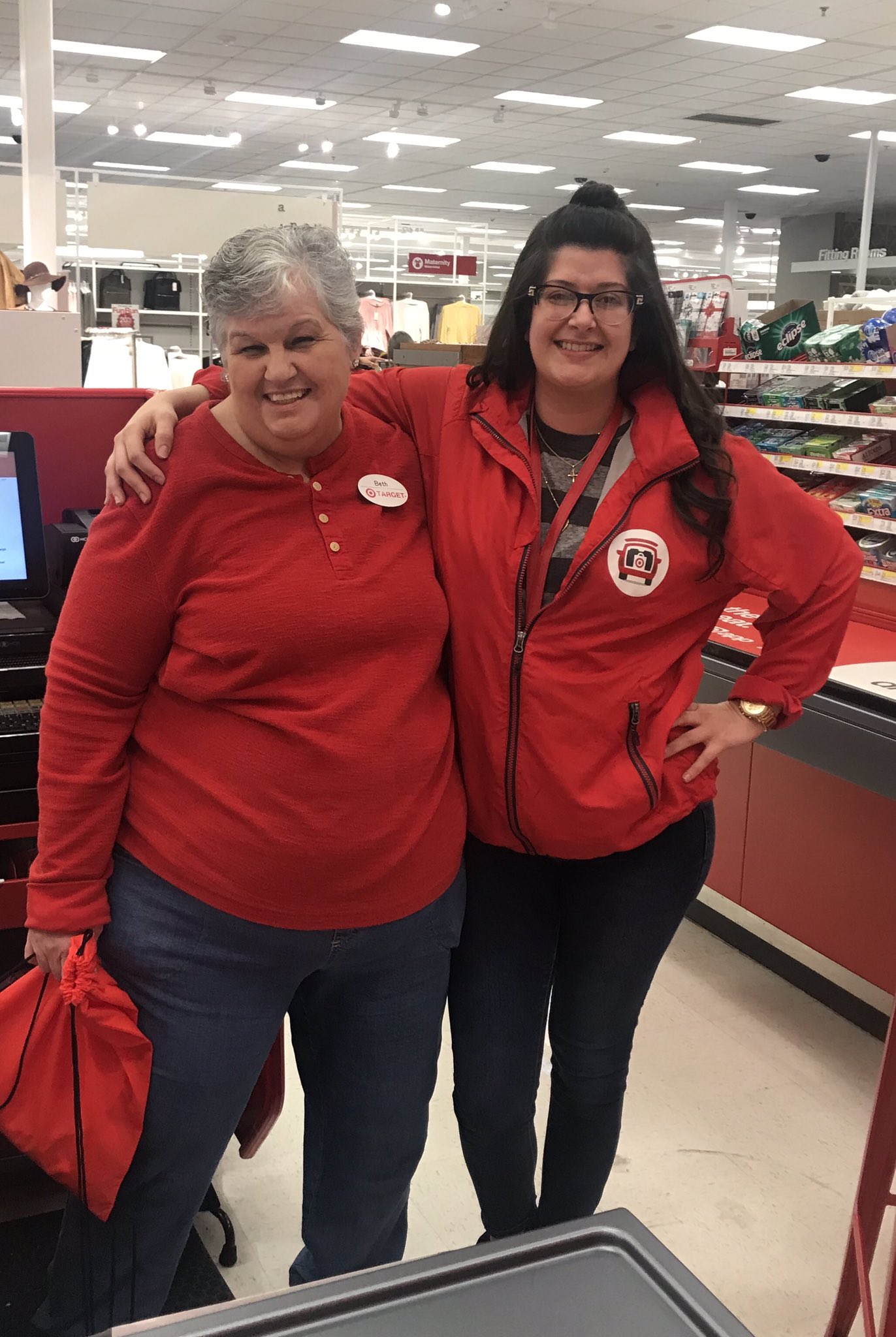 kiwanda-sturdivant-on-twitter-what-a-nice-way-to-end-the-day-with-a-recognition-huddle-at-target-in-highland-park-meet-our-awesome-service-advocate-julie-and-closing-lead-kylie-who