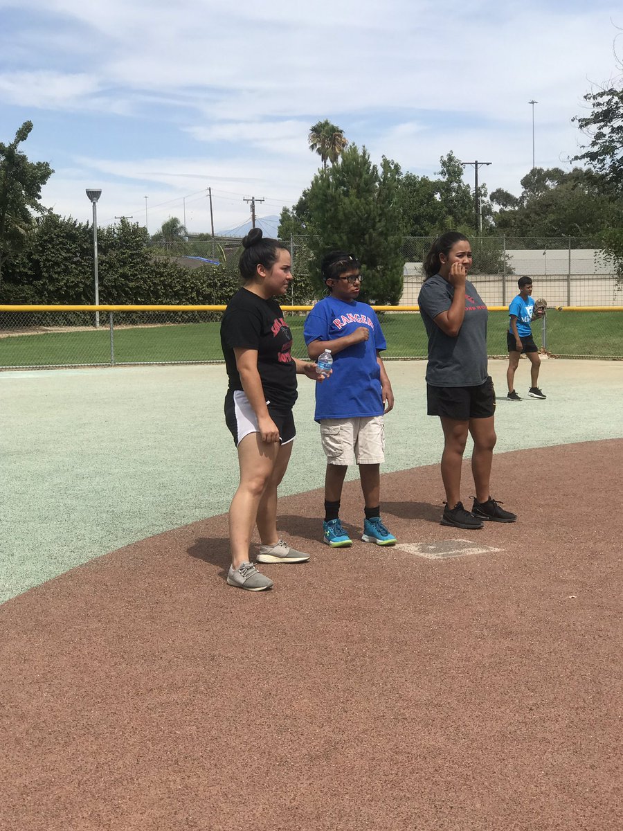 MadeInSantaAna's tweet image. SACDons: RT RissyRoss15: This team makes me so proud. Volunteering their Sunday afternoon to help with Miracle League. ✨⚾️ #ItsMoreThanAGame #ItsBiggerThanUs #Donsroll ❤️