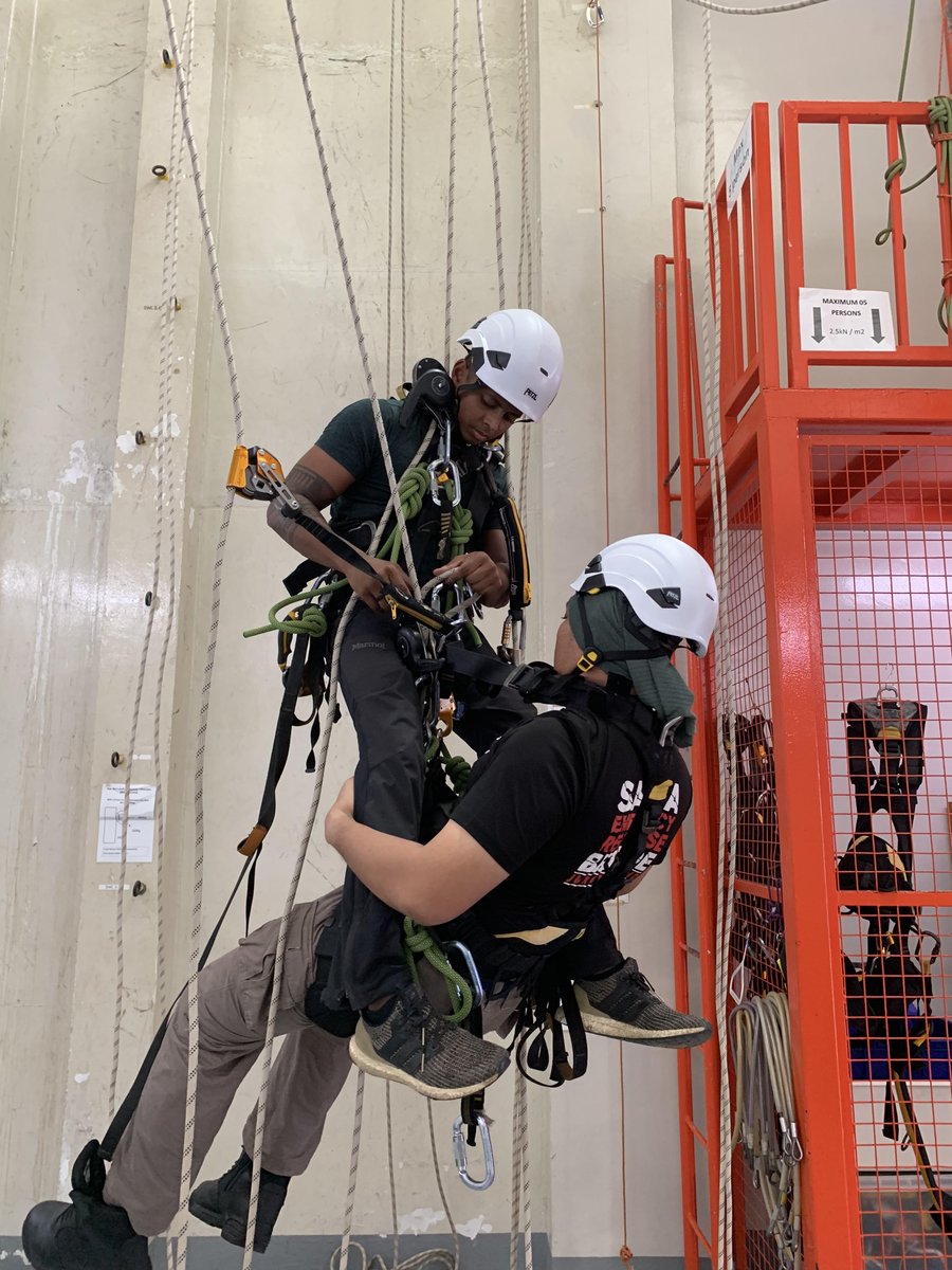 KBATraining's tweet photo. Class of IRATA Rope Access Training [16-20 Sep 2019]. Not to forget Singaporeans can tap onto their #SkillsFuture Credit (SFC) to offset their training cost for #IRATA Level 1 Rope Access. https://t.co/k7WXK42b8A courses@kbatraining.org, #kbat #kbatraining #ropeaccess #safety https://t.co/TKytx7idKF