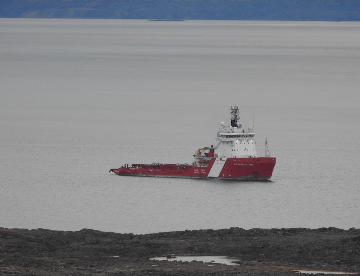 FrankReardon1's tweet photo. @CoastGuardCAN Canadian Coast Guard the "Captain Molly Kool" #Iqaluit #Nunavut #MollyKool #CCG SEP.23.2019 #ShipsInPics @Shipspotting_Ca https://t.co/4I7dGbaYbr