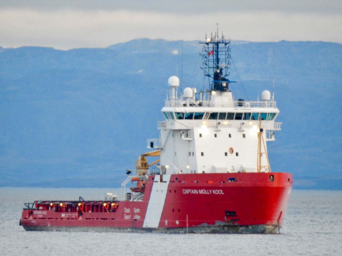 FrankReardon1's tweet photo. @CoastGuardCAN Canadian Coast Guard the "Captain Molly Kool" #Iqaluit #Nunavut #MollyKool #CCG SEP.23.2019 #ShipsInPics @Shipspotting_Ca https://t.co/4I7dGbaYbr
