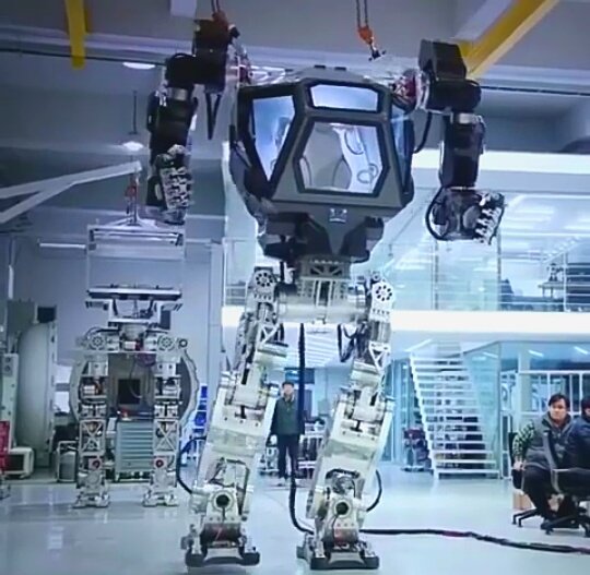 Робот в больнице. Бостон дайнемикс робот собака. Краш тест робот. Обычные роботы. Компьютерный робот.