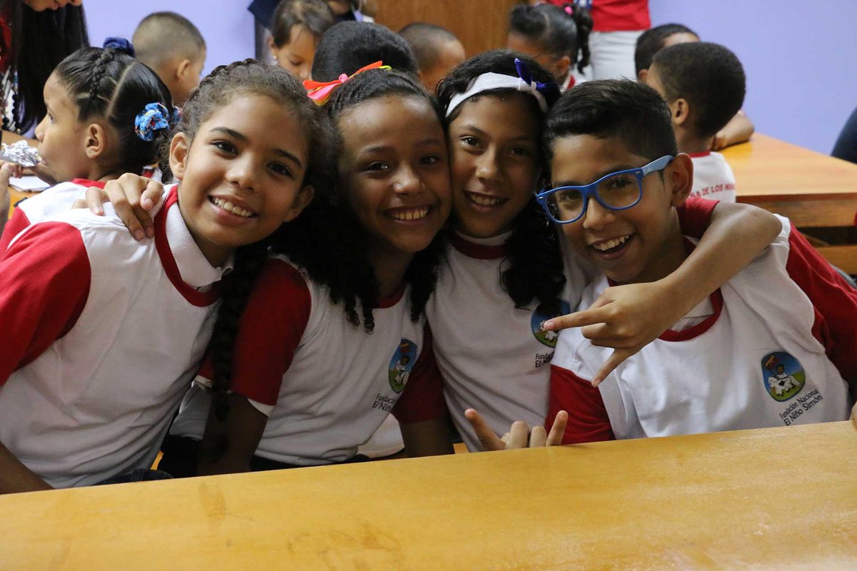 FNNSimon's tweet photo. Fundación Nacional “El Niño Simón” inaugura la undécima Casa de los Niños “Libertadores del Mañana” en su sede principal en Caracas. #EducaciónGarantíaDePaz https://t.co/ST5PQuumEK @DPresidencia @ConCiliaFlores @patriazPSUV @pestanaajl @magallyvina @NicolasMaduro https://t.co/XxCk25vzub