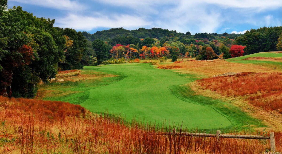 LinksGems's tweet photo. Itโs the first day of fall! The favorite season of most golfers begins today, and what better way to celebrate than with some fall photos from the northeast, starting with my favorite course in New England, the venerable Herbert Leeds-designed Myopia Hunt Club. A magical place. https://t.co/wfh8oVjd2D