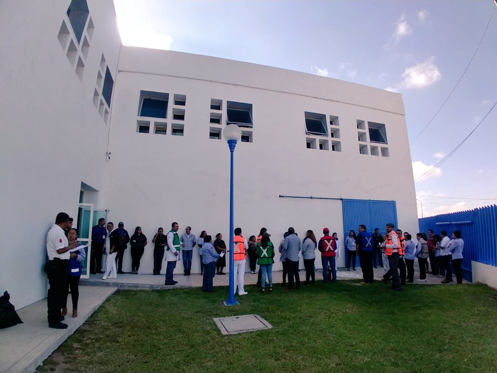 PC_DolHgo's tweet image. El día de hoy personal de @PC_DolHgo evaluo el simulacro de evacuación parcial (área de gobierno) con hipótesis de sismo del Hospital General Dolores Hidalgo de la @SaludGuanajuato en @DoloresCuna se evacuaron un total de 37 personas