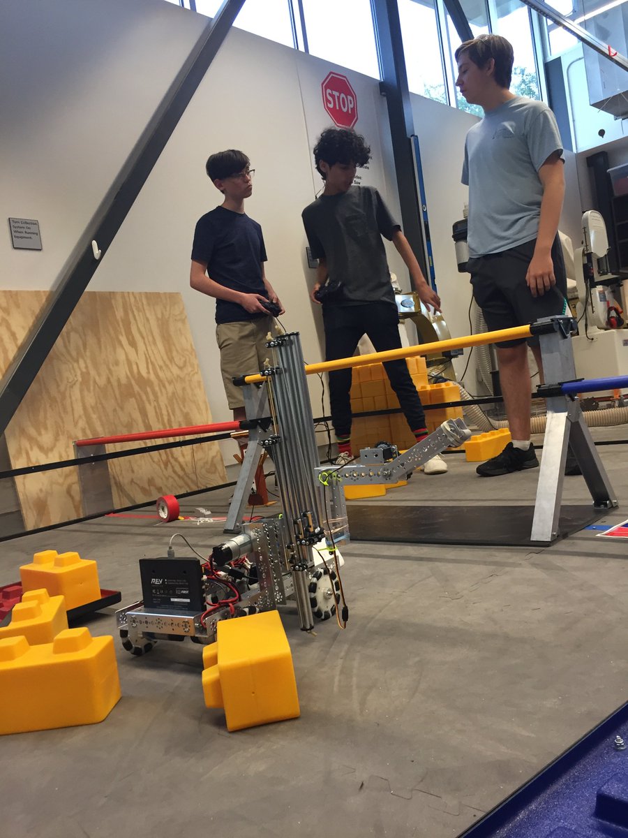 HYSAJavelinas's tweet image. Yet another successful practice! As we prototype and continue to strategize with our newly built field, the more our team comes together in hopes of a great upcoming season! Go Javelinas🐗 and Howlers!🐺