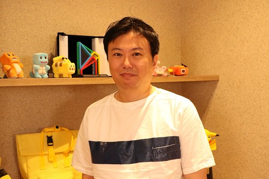 ゲームフリーク公式 出演者紹介3 3人目は株式会社ポケモンの上井さん 森本さんと一緒に アルティメット人狼 という人狼をする放送に出演経験がある実力派 上井さんは ポケモン ウルトラサン ウルトラムーン ポケモン Let S Go ピカチュウ