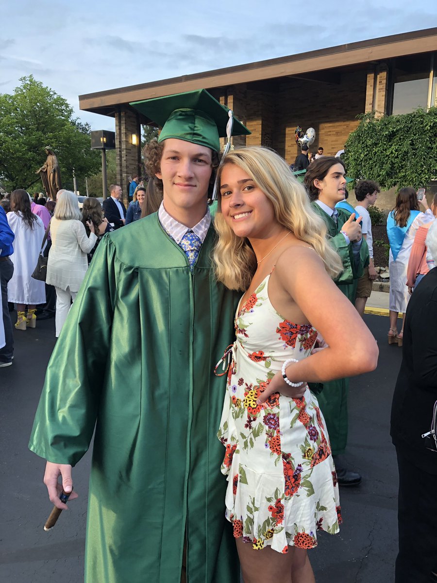 seanwallace0's tweet photo. happy birthday @cattlam miss seeing you at my house every day 😁 #peacenlove https://t.co/FYSE2H47pn
