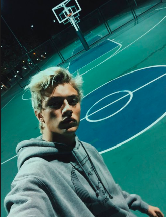 Minyard05Aaron's tweet photo. I'm now just playing basketball at night to annoy Kevin bc he still won't stop pestering me to play exy with him at 1 in the morning https://t.co/osE43L9S2Y