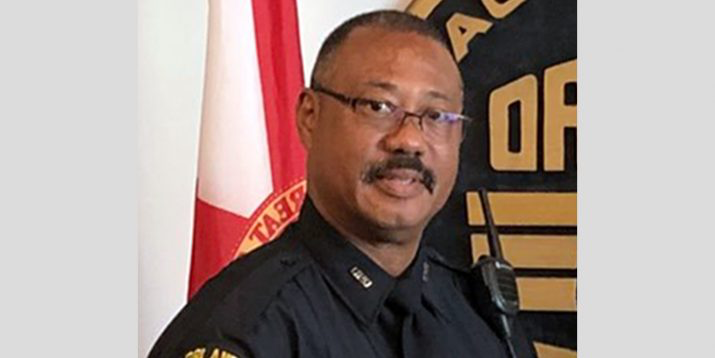 Insightreaderr's tweet photo. #Florida school resource officer Dennis Turner who arrested two 6-year-old students after they reportedly threw a tantrum has been fired, according to Orlando Police Chief Orlando Rolon

The 2 students were arrested, thrown behind a police car, fingerprinted &amp; had mugshots taken https://t.co/FL35PlN2rC