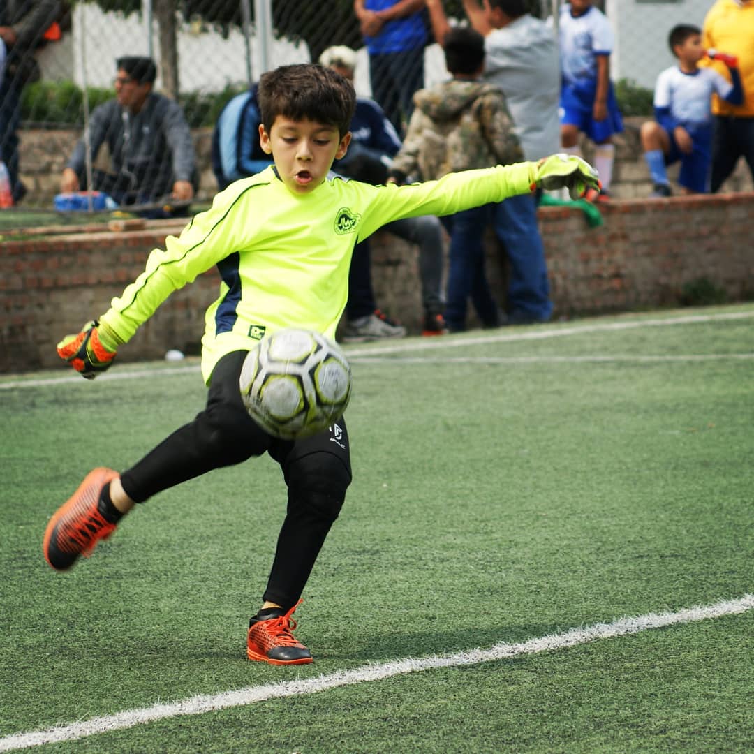 jmpsoccerschool's tweet photo. 📸 Postales de la Tercera Fecha 🏆Torneo El Semillero 👏💪💙💛🔝
#YoSoyJMP #TodosSomosJMP #futbol #jmp #metodointermitenteintegral https://t.co/3iNe2G7TQS