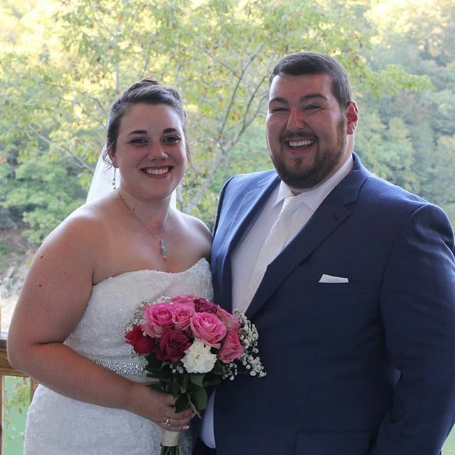 1595sh's tweet photo. For the first time as a married couple (in *my* feeds): Liz and Ian Hamilton. Married last Saturday in a lovely, intimate ceremony on Norris Lake, TN, officiated by the groom's brother, Parker.
#itsHamiltime #Hamiltime https://t.co/fpi76vCH7v