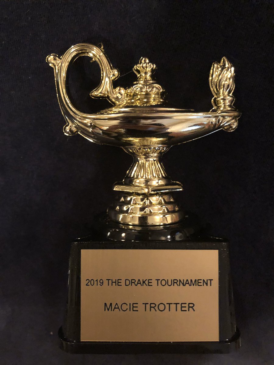 MacieTrotter's tweet photo. Officer Awards tonight for The Drake Golf Tournament benefitting @LSPFoundation 💕 Thanks to all the donations, The Drake raised over $23,000!! #cureparalysis https://t.co/87DtZdTvDr