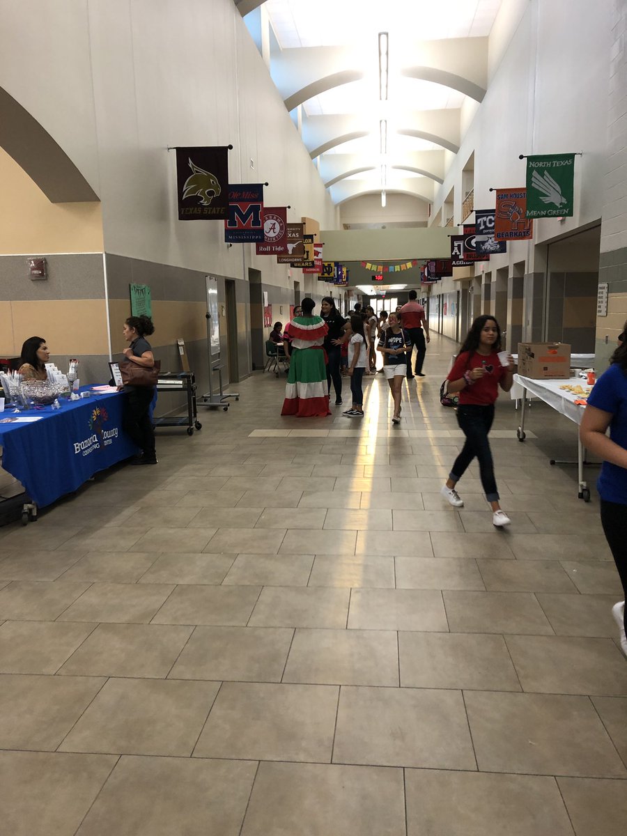 RpjhELA's tweet photo. Thank you to everyone who came to support our International Festival!!! @RodeoPalms #weallsmileinthesamelanguage https://t.co/XpY9yIBw4i