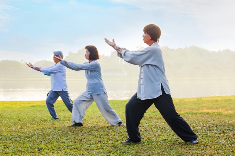 Portaldekungfu's tweet photo. Tai Chi Chuan

Os praticantes de Tai Chi a longo prazo tendem a ter melhor estabilidade emocional e mais massa cinzenta em importantes estruturas cerebrais, de acordo com uma nova pesquisa que examinou pessoas com idades entre 60 e 70 anos. 

https://t.co/STOxPNGyDr https://t.co/KoYCFi7Fd4
