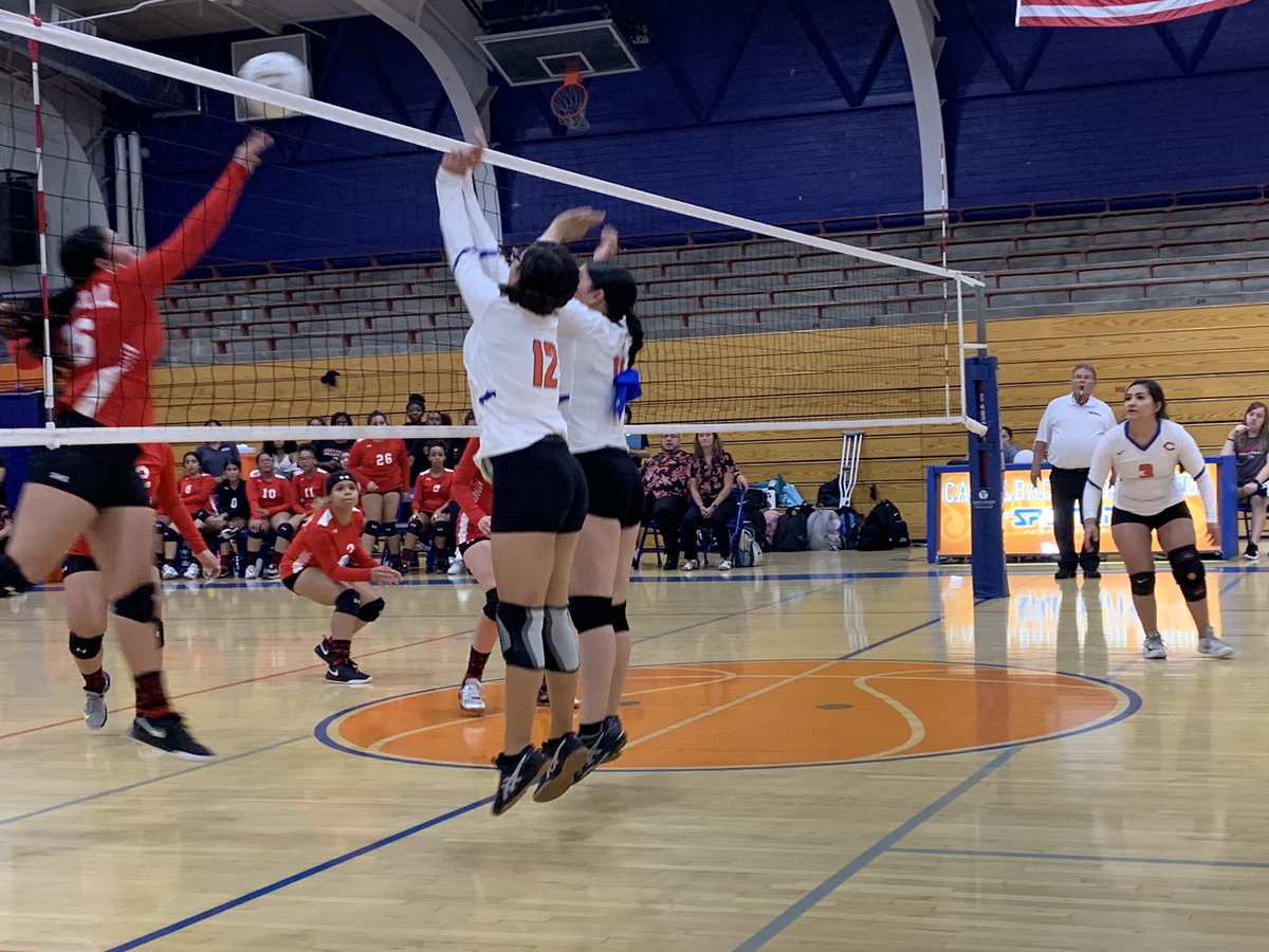 Friendly but fierce PXU V-Ball match tonight as <a href="/CamelbackHigh/">Camelback High School Spartans</a> hosted the <a href="/CEHS_Bobcats/">Central High School</a>! Great job to all of these outstanding female athletes. #ThisIsWhoWeAre #WeAreTheSHIELD