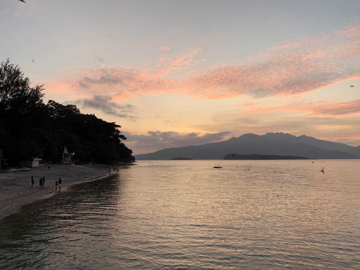 ourcamayan's tweet photo. No filter! Just the beautiful sunset haze here at Camayan. 😍 Visit us and see the beauty of nature up-close and personal. Reserve your rooms now!

Visit our website: https://t.co/dic3ma6ZQw
Reserve your room here: https://t.co/xbFu21rTQY https://t.co/F77opqEJUh