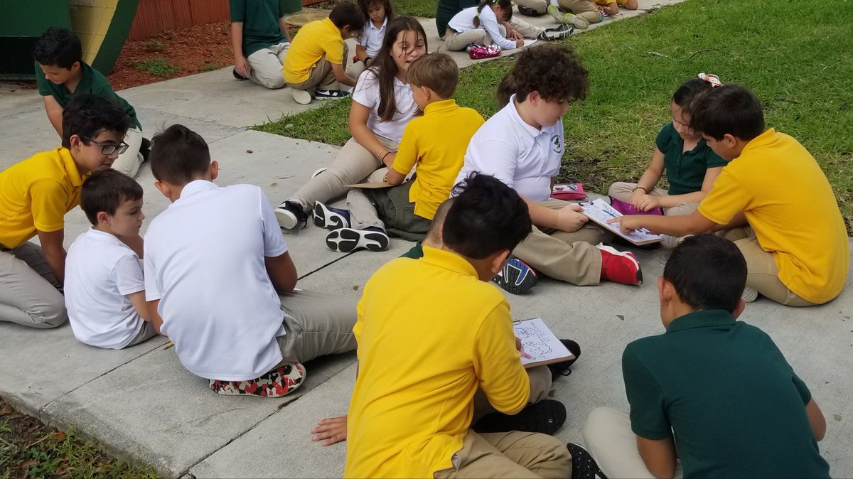 GreengladeElem's tweet photo. First Big gators-Little gators activity of the year! Featuring Ms. Reyes Kindegarten class and Ms. Garcia’s 5th grade class. Kicking off Hello Week and first day of Autumn. #miamistartswithhello @miamisup @miamischools #hellofall #firstdayoffall #valuesmattermiami https://t.co/PJcZeTxv3g