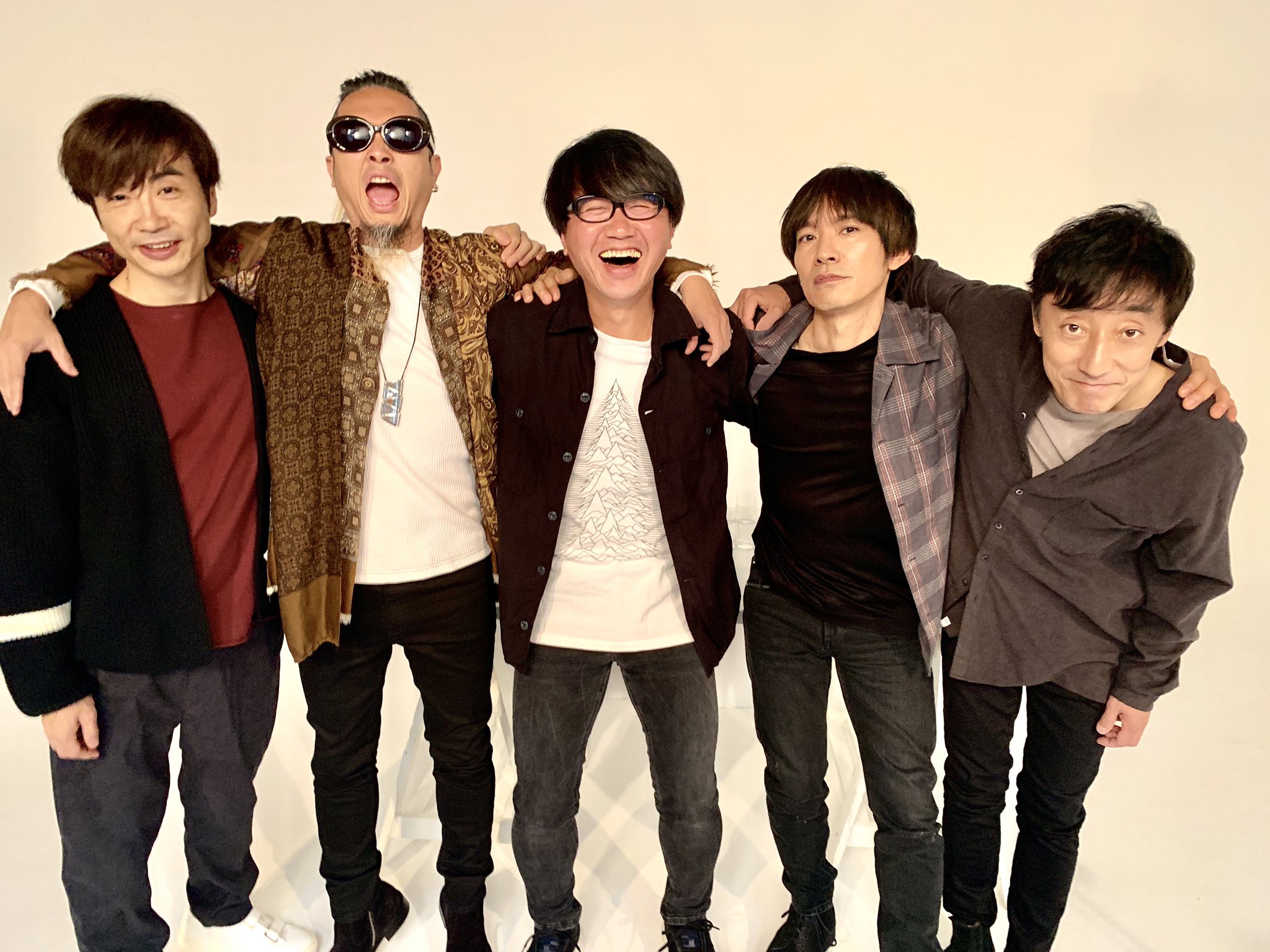 鹿野 淳 次号10月発売musicaの表紙巻頭はスピッツ特集です 内容は メンバー全員による見っけ全曲解説 と マサムネ君とあいみょんの念願対談 の二本立てです 合計で3時間45分インタヴューさせて頂きました いい原稿いい特集いい表紙を作ります